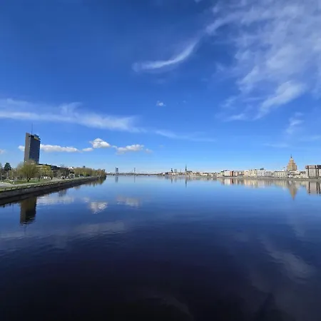 Daire Old Over The River, Free Parking, Up To 4ppl. Self Check-in\out Riga